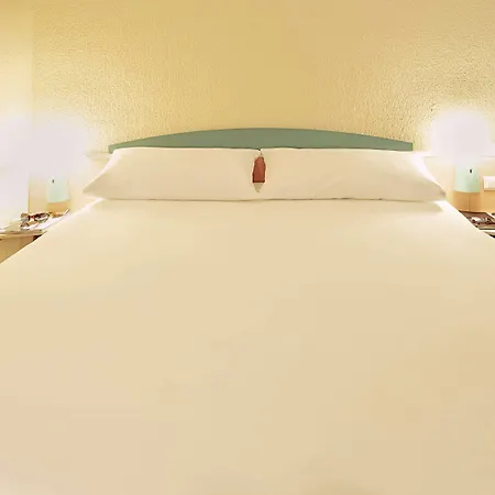Hotel Ibis *