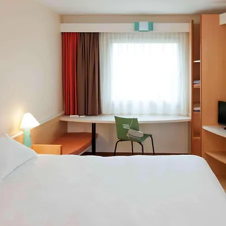 Hotel Ibis *