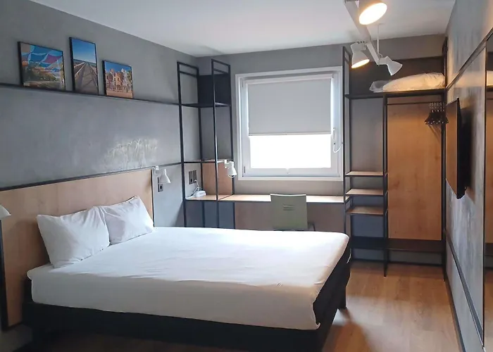 Hotel Ibis *